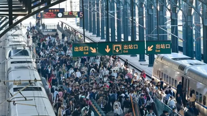 国庆中秋8天长假 8.88亿人次国内游消费8090亿