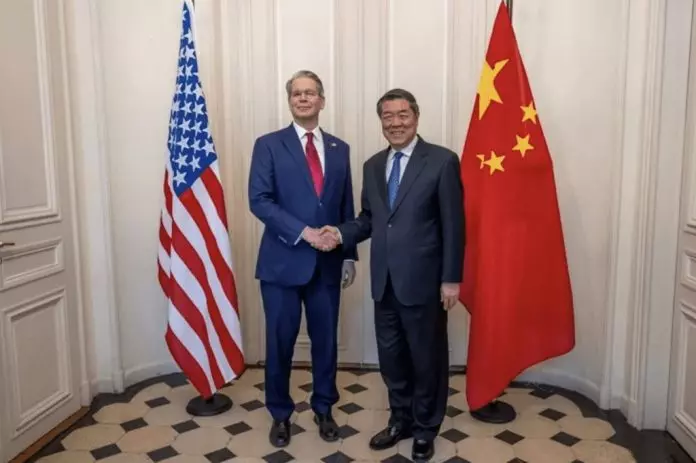 关税战2.0｜美财长贝森特与何立峰通话：中美关系正缓和 双方下周会面