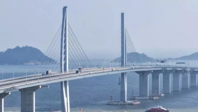 港珠澳大桥｜通车七周年 客流量超9334万人次