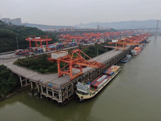 果园港的新变化——长江上游最大枢纽港蹲点记