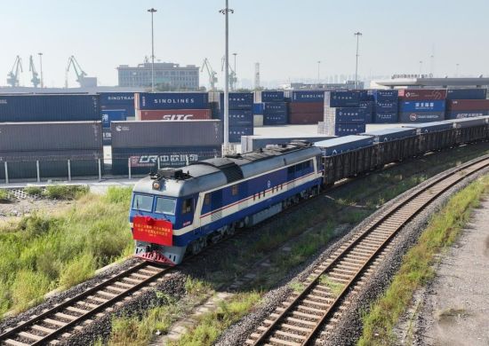 世界舞台上的中国定力、魄力与担当