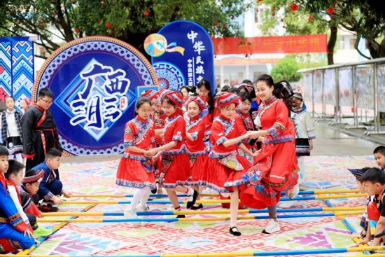 八桂欢歌三月三 共绘团结新画卷