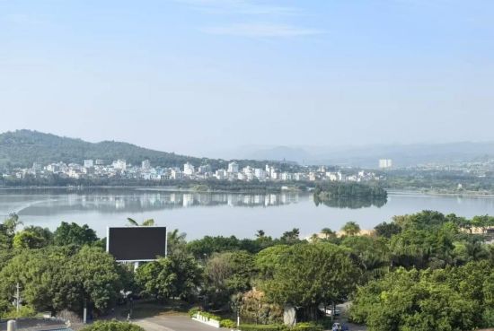 从“过客”到“归人”：红河旅居涌新潮