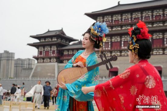 中国“五一”旅游热度攀升 消费潜力持续释放