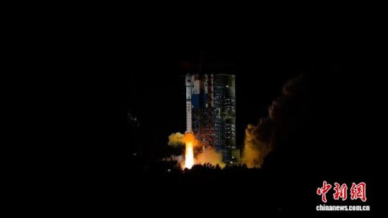 中国成功发射卫星互联网技术试验卫星