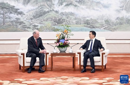 中国国家副主席韩正会见加拿大前总理克雷蒂安