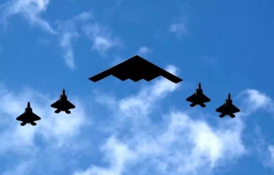 特朗普派“空中幽灵”炸伊朗 21亿元B-2战机曝光 雷达难辨“像小鸟”