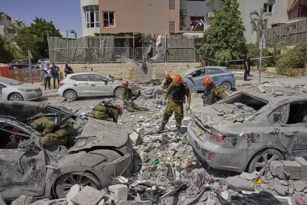 美国三次欺骗伊朗拆局 中国媒体“牛弹琴”：压在地上摩擦