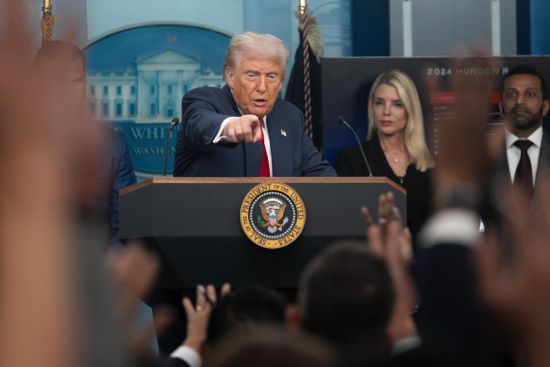 特朗普给美俄会晤“降调” 乌克兰要“明确安全保障”