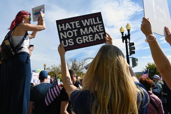 卖力自夸应者寥——特朗普“年终总结”引争议