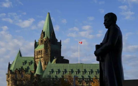 加强边境法案正式立法　赋权移民官可取消签证　1.9万难民申请料将取消